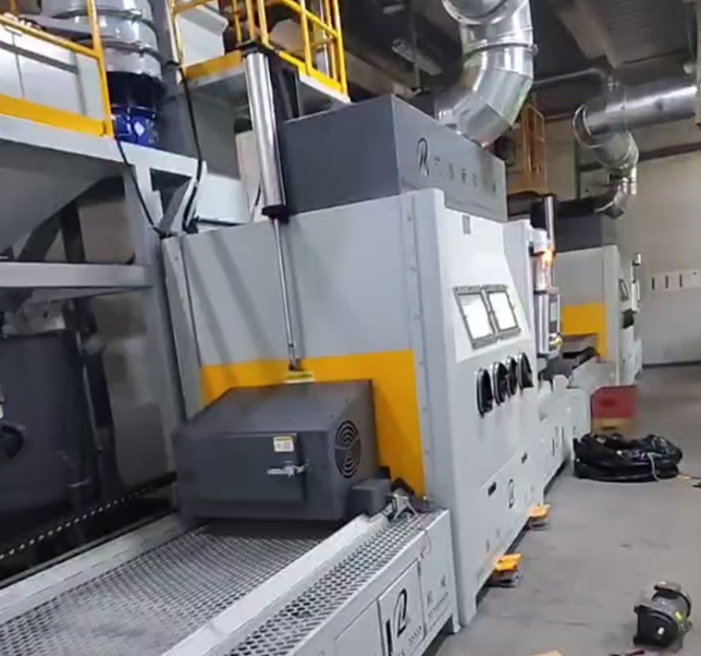 广西抛丸机 vs 喷砂机：工业清理该怎么选？