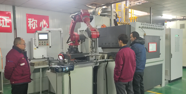 广西自动喷砂机选型要点，看完少走弯路。